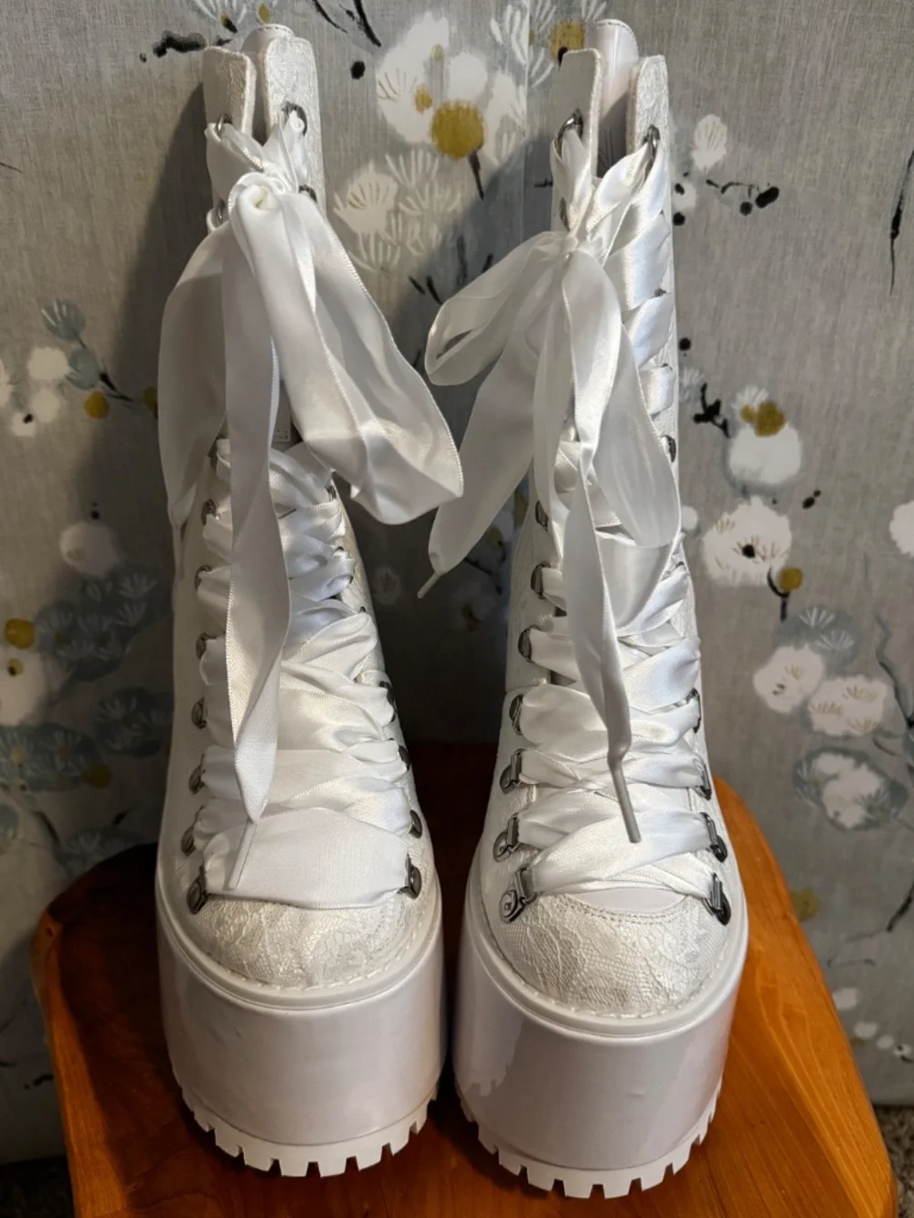 YRU Ribbons and Lace Absinthe Platforms White Size 7